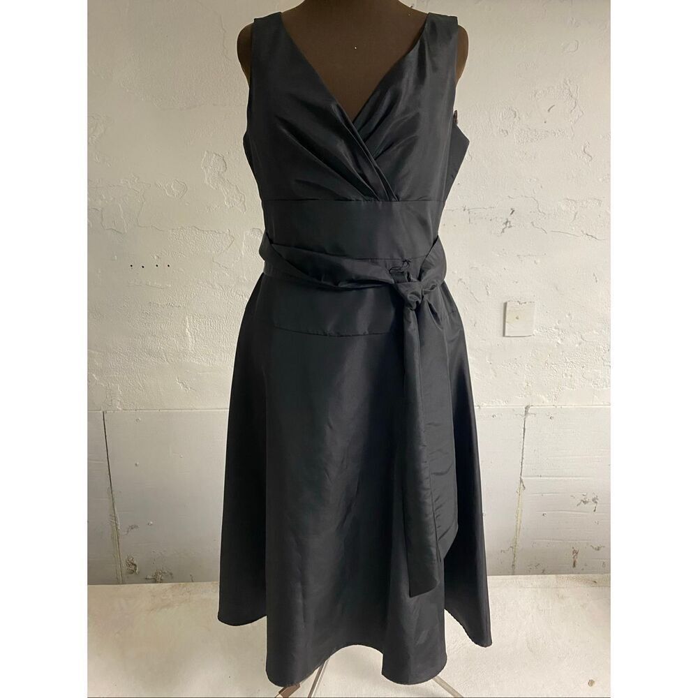 DRESSBARN • Black Polyester Satin V-Neck Belt Midi Lined Formal Dress • Ladies S